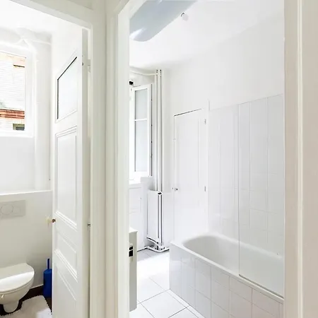 Prestigious 4br - Sleeps 9 - Eiffel Tower Apartmán *