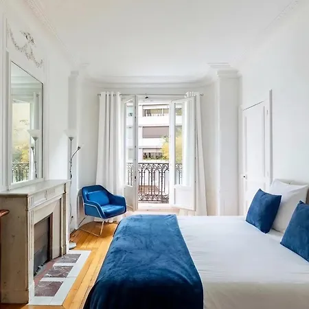 Prestigious 4br - Sleeps 9 - Eiffel Tower Paris