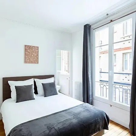 Prestigious 4br - Sleeps 9 - Eiffel Tower
