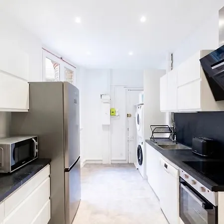 Prestigious 4br - Sleeps 9 - Eiffel Tower Paříž