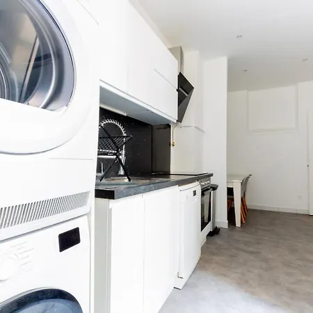 Prestigious 4br - Sleeps 9 - Eiffel Tower *