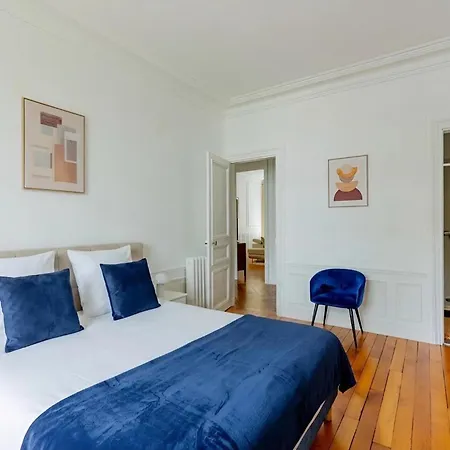 Prestigious 4br - Sleeps 9 - Eiffel Tower