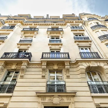 Prestigious 4br - Sleeps 9 - Eiffel Tower Apartmán